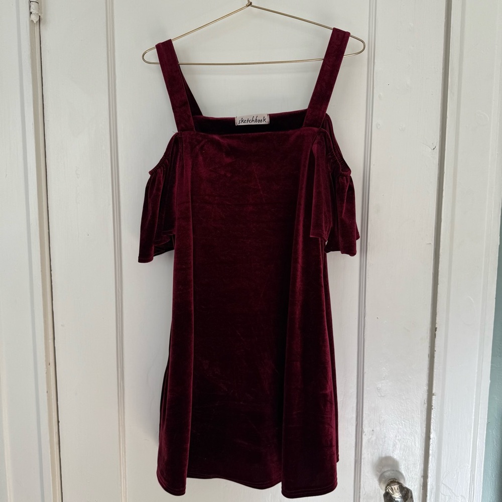 Sketchbook dark red velvet dress